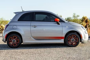 2017 F l A T 5 0 0 e AWD R18 Batería de Litio Asientos de Cuero Cámara Trasera - Product Image 6