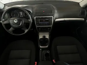 2013 Octavia Scout II (A5) รุ่นปรับโฉม ไมล์น้อย เครื่องยนต์สมบูรณ์ ระบบเกียร์อัตโนมัติ หลังคาพาโนรามา ไฟหน้า LED - Product Image 4
