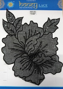 Encaje bordado floral colorido vibrante con diseño intrincado para moda, artesanía y decoración del hogar - Product Image 3