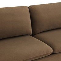 Canapé sectionnel deux places élégant et minimaliste, avec accoudoirs incurvés, base en bois chaud, tissu velours beige doux, accent élégant