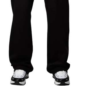 Pantalon de jogging noir surdimensionné pour homme, 380GSM, coton biologique lourd, streetwear, pantalon de survêtement avec logo imprimé en relief - Product Image 5