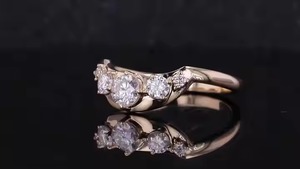 Elegante anillo de boda y aniversario de oro rosa de 14 quilates, Diamante cultivado en laboratorio brillante romántico con curva elegante de Halo oculto - Product Image 2