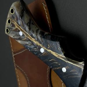 Cuchillo de Cocina Tipo Cleaver de Acero al Carbono de 10 Pulgadas Hecho a Mano con Funda de Cuero Única, Mango Hermoso y Personalizable - Product Image 6