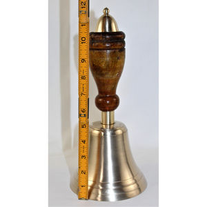 Campana Redonda de Latón Grande para Exteriores, Hecha a Mano, con Acabado Antiguo, Diseño Artesanal con Mango de Madera, Perfecta para Decoración - Product Image 5