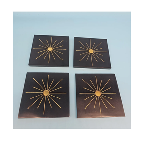 Marbre noir avec design en laiton Coaster Forme carrée accessoires cadeaux Tapis et tampons Artisanat indien fait main - Product Image 1