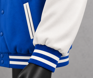 Chaqueta Varsity Bordada con Letras BK en Azul y Blanco, Unisex para Adultos, Manga Larga, Cierre de Botones, Corte Regular, Ribete en Contraste - Product Image 5