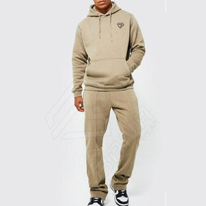 Survêtement d'été personnalisable pour homme, fabriqué au Pakistan, avec logo personnalisé, grandes tailles, décontracté, respirant, séchage rapide, réversible, écologique - Product Image 1