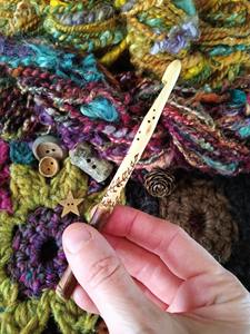 Ganchos de Crochet de Madera Ecológicos que Brindan una Comodidad Táctil Cálida para Principiantes y Expertos que Crean Piezas Hechas a Mano Vibrantes y Coloridas - Product Image 5