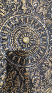 โล่ CH Parade Shield โล่ Cellini ของตกแต่งฮาโลวีน โลหะขัดเงาแบบโบราณ โดย Calvin Handicraft - Product Image 6