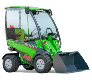 Mini Cargadora Avant 225 con Motor Kohler, 1 Año de Garantía, Capacidad de 700 kg para Bomba Hidráulica, Potencia de 16.8 kW - Product Image 1