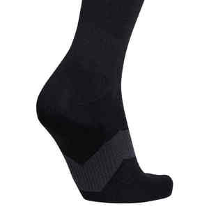 Chaussettes de sport décontractées de haute qualité pour hommes Logo inférieur de conception OEM en gros personnalisé pour la saison d'automne Fabriqué au Pakistan - Product Image 2