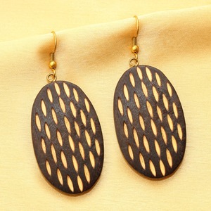 Boucles d'oreilles en bois - Product Image 1
