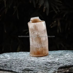 Tasse en corne de buffle naturelle de haute qualité Viking sculpté corne à boire avec couvercles à base de bois Technique polie à des fins décoratives - Product Image 1