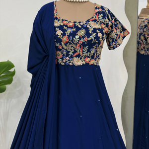 Robe luxueuse en crêpe naturelle lourde avec paillettes et codage Dori Work idéale pour les occasions festives - Product Image 1