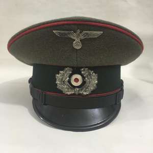 Collection de casquettes allemandes de la Seconde Guerre mondiale, spécifiquement des casquettes de la Luftwaffe (Force Aérienne) et de la Kriegsmarine. - Product Image 2