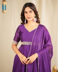 ROBE DE TRAVAIL À VOLANTS GEORGETTE AVEC BRODERIE SEQUENCE TRAVAIL DUPATTA ROSE - Product Image 4