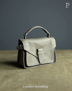 Sacs à main en cuir pour femmes 100% premium Parfaits pour un usage quotidien pour transporter les objets essentiels en déplacement Sacs à main personnalisables - Product Image 2