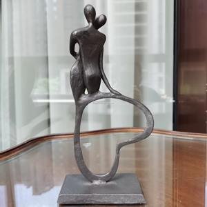 Sculptures de figurines en aluminium faites à la main, écologiques, avec un design fantastique pour les styles de décoration modernes et traditionnels - Product Image 4