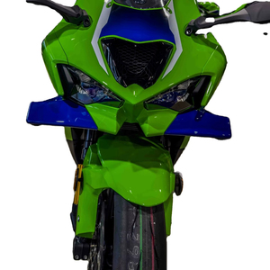 Moto Super Sport à Moteur en Ligne de 1000 cm³ - Product Image 1