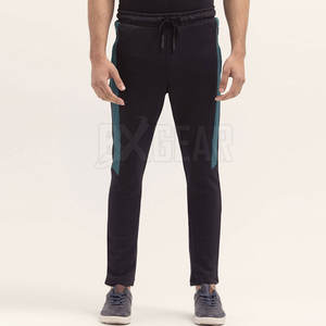 Pantalones cómodos y elegantes para Hombres hechos con tela ligera adecuada para actividades Casuales - Product Image 1