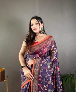 Saree en rayonne contemporaine avec perle et design imprimé pour le bureau et les tenues de soirée - Product Image 4