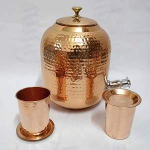 Dispensador de agua de metal de cobre pesado martillado a la venta Tanque de agua de cobre de superficie brillante a la venta - Product Image 3