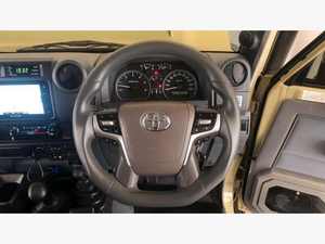 Camioneta V8 Doble Cabina 2023, Equipamiento Completo, Usada en Excelentes Condiciones, Entrega Rápida, Volante a la Izquierda/Derecha - Product Image 2