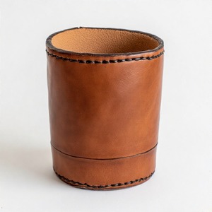 Mini maceta de cuero refinada para un estilo sutil para el hogar con detalles hechos a mano y calidez suave en cada curva - Product Image 5