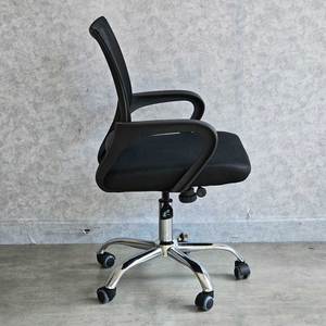Chaise de bureau pivotante minimaliste MFA84A à dossier bas, chaise de personnel réglable avec appui-tête en tissu maillé et aluminium pour usage domestique ou en atelier - Product Image 6