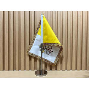 Bandera de la Ciudad del Vaticano de 8x12 pulgadas, bandera de satén de doble cara para escritorios de oficina - Product Image 1