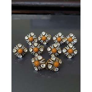 Pendientes de Oro y Diamantes con Elegante Diseño de Flores, Hechos de Aleación de Zinc Duradera para Fiestas - Product Image 2