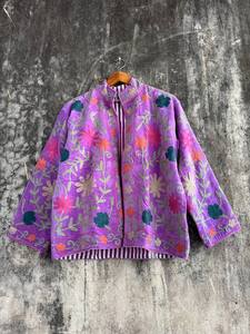 เสื้อแจ็คเก็ตกำมะหยี่ซูซานีสุดหรูพร้อมงานปักมือแท้ – เสื้อคลุมผู้หญิงสไตล์โบโฮชิคที่ได้รับแรงบันดาลใจจากวินเทจ - Product Image 4