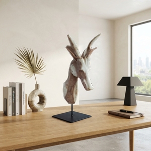 Sculpture de tête de cerf artisanale en bois, style rustique, en teck sculpté, avec bois de cerf sculpté, base en métal, pour décoration de table, disponible dès maintenant - Product Image 2