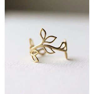 Servilletero de latón de diseñador con acabado plateado y dorado para decoración de mesa de cena de banquete de boda servilletero redondo - Product Image 3