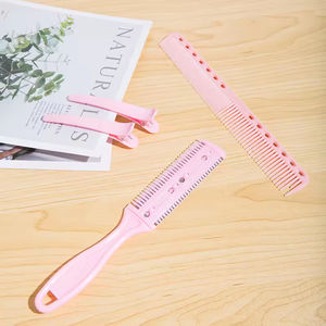 Tijeras de peluquero ligeras hechas a mano para barberos, que ofrecen precisión y control en cada corte - Product Image 5