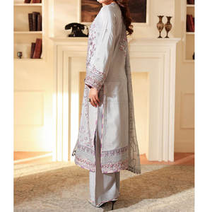 Collection brodée pour vente en ligne, vente en gros personnalisée, costume pakistanais pour femmes en 3 pièces, vêtements décontractés - Product Image 5