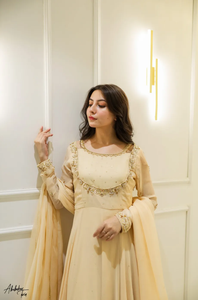 Anarkali en or massif orné à la main avec des vêtements indiens et pakistanais Gharara et Dupatta - Product Image 6