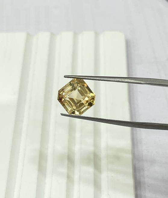 สีเหลือง