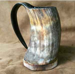 Distributeur d'eau d'imitation antique fait à la main en matériau organique durable inspiré de la nature Technique unique de polissage écologique - Product Image 3