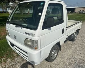 Camionnette compacte d'occasion pour le transport des petites entreprises, moteur économe en carburant, performances fiables. - Product Image 5