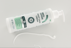Crema para el Cuidado de los Pies Más Vendida, para una Hidratación Intensa e Ingredientes que Mejoran la Piel, con Urea y Manteca de Karité - Product Image 2