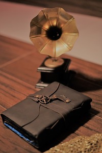 Diario de cuero multicolor Unisex vintage con borde de cubierta Costura de sillín de papel y encuadernación de costura - Product Image 4