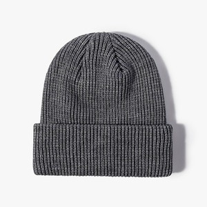 Solid Color Knitted Beanie Hat With Logo Label Unisex <b>Winter</b> <b>Cap</b> Casual Style 56-58CM Adult Size - Product Image 3