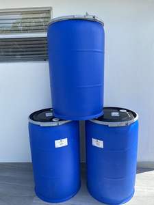 Vente en gros de fûts en plastique bleus de 200 L (55 gallons), qualité alimentaire, recyclables, pour l'emballage de liquides et de produits chimiques - Product Image 3
