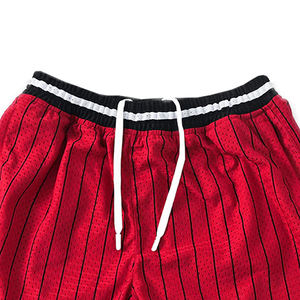 Pantalones cortos de malla de color rojo con bolsillos con cremallera Cierre de cordón Ropa de equipo de talla grande Pantalones cortos de malla para adultos con diseño de sublimación - Product Image 3