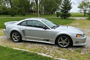 Ford Mustang Saleen S281 Supercharged Coupé d'occasion 2000 en excellent état, prêt à être expédié - Product Image 3