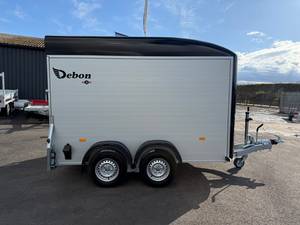 Remolque de Carga Cerrado Debon Roadster C500 de 4.395m x 2.115m x 2.396m, 2600kg, Eje Doble, Laterales de Aluminio, Puerta Lateral - Product Image 6