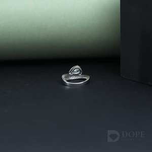 Elegante 1.50CT Solitario Forma de pera Moissanite Diseño clásico atemporal Anillo de Bodas de acero inoxidable unisex Certificado IGI - Product Image 4