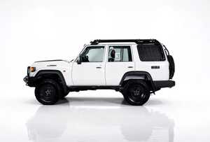 Toyota Land Cruiser 70 Série LC 76 LX 2025, 0 km, 5 places, 4 cylindres, 200-299 ch, transmission manuelle - Product Image 1