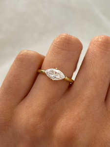 เครื่องประดับทองสีเหลืองล้วน18K ดีไซน์แบบมินิมอลแหวนเพชรประดับเม็ดเล็กๆที่มีเอกลักษณ์สำหรับผู้หญิงขายส่ง - Product Image 4